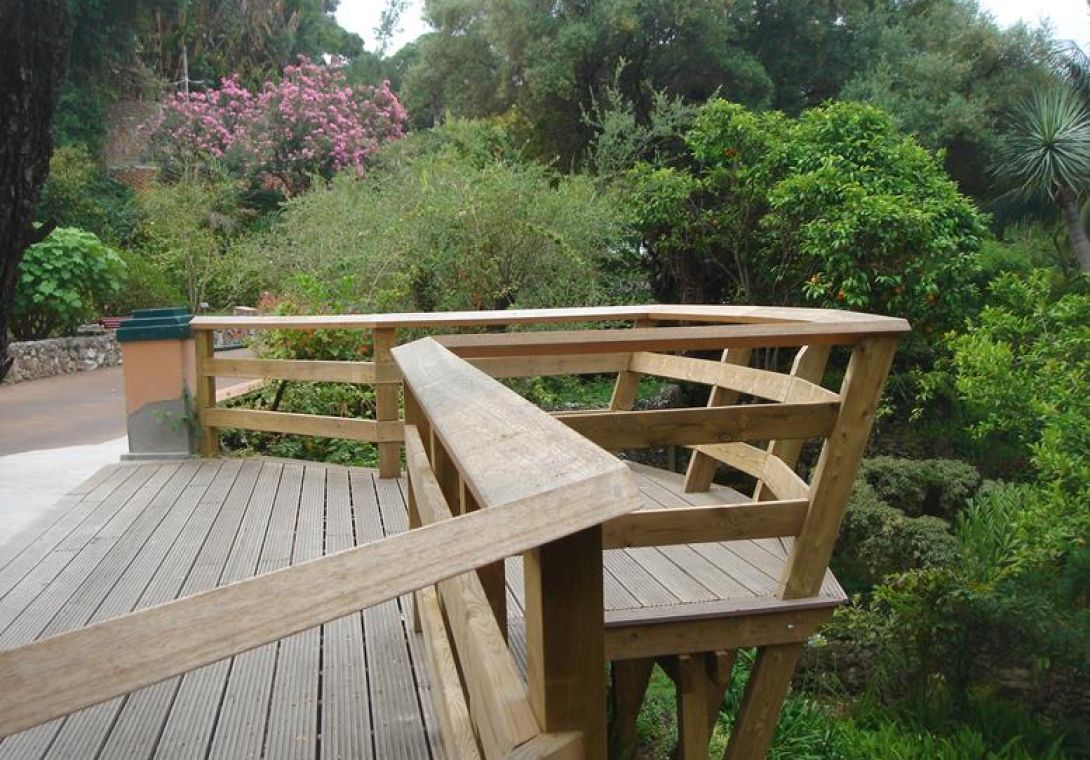 Timber Fences, Terraces and Walls